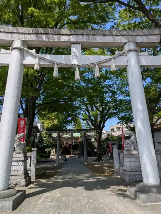 大鳥神社の{uncategorized: "未分類", other: "その他", undefined: "問題あり", building: "その他建物", grave: "お墓", sacred_gate: "鳥居", guardian: "狛犬", statue: "像", buddha: "仏像", history: "歴史", nature: "自然", garden: "庭園", animal: "動物", pagoda: "塔", temizu: "手水舎", mountain_gate: "山門・神門", sanctuary: "本殿・本堂", subordinate: "末社・摂社", art: "芸術", scenery: "景色", jizo: "地蔵", ema: "絵馬", goshuin: "御朱印", omikuji: "おみくじ", items: "授与品その他", amulet: "お守り", goshuincho: "御朱印帳", eats: "食事", festival: "お祭り", votive_dance: "神楽", shichigosan: "七五三参", wedding: "結婚式", experience: "体験その他", initially: "初詣", around: "周辺", anti_infection: "感染症対策"}