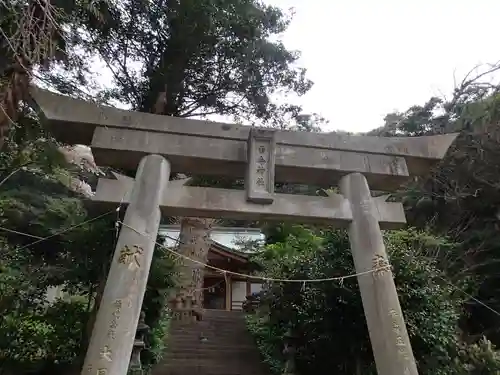 雷命神社の鳥居
