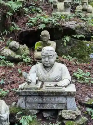 東堂山 満福寺(昭和羅漢)の像