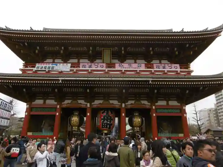 浅草寺の山門・神門