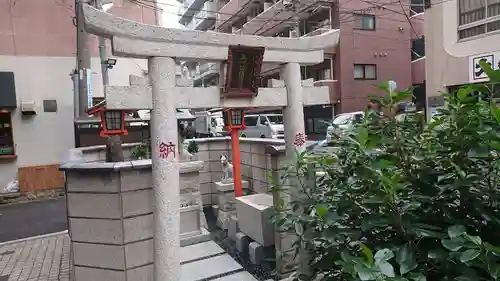 橘稲荷神社の鳥居