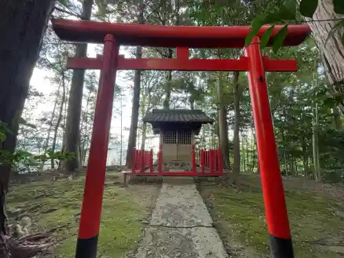 尾白稲荷神社(岐阜県)