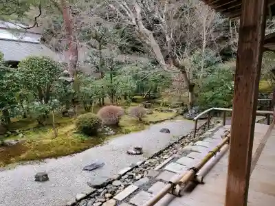 二尊院の{uncategorized: "未分類", other: "その他", undefined: "問題あり", building: "その他建物", grave: "お墓", sacred_gate: "鳥居", guardian: "狛犬", statue: "像", buddha: "仏像", history: "歴史", nature: "自然", garden: "庭園", animal: "動物", pagoda: "塔", temizu: "手水舎", mountain_gate: "山門・神門", sanctuary: "本殿・本堂", subordinate: "末社・摂社", art: "芸術", scenery: "景色", jizo: "地蔵", ema: "絵馬", goshuin: "御朱印", omikuji: "おみくじ", items: "授与品その他", amulet: "お守り", goshuincho: "御朱印帳", eats: "食事", festival: "お祭り", votive_dance: "神楽", shichigosan: "七五三参", wedding: "結婚式", experience: "体験その他", initially: "初詣", around: "周辺", anti_infection: "感染症対策"}