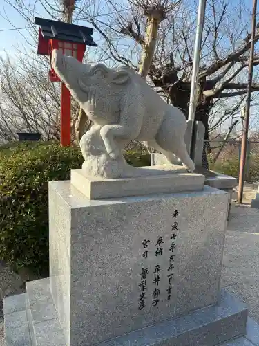 足立山妙見宮（御祖神社）の{uncategorized: "未分類", other: "その他", undefined: "問題あり", building: "その他建物", grave: "お墓", sacred_gate: "鳥居", guardian: "狛犬", statue: "像", buddha: "仏像", history: "歴史", nature: "自然", garden: "庭園", animal: "動物", pagoda: "塔", temizu: "手水舎", mountain_gate: "山門・神門", sanctuary: "本殿・本堂", subordinate: "末社・摂社", art: "芸術", scenery: "景色", jizo: "地蔵", ema: "絵馬", goshuin: "御朱印", omikuji: "おみくじ", items: "授与品その他", amulet: "お守り", goshuincho: "御朱印帳", eats: "食事", festival: "お祭り", votive_dance: "神楽", shichigosan: "七五三参", wedding: "結婚式", experience: "体験その他", initially: "初詣", around: "周辺", anti_infection: "感染症対策"}