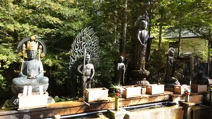 高野山金剛峯寺奥の院(和歌山県)