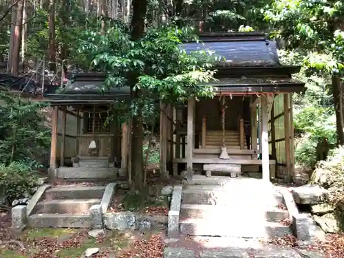 丹生神社の建物その他