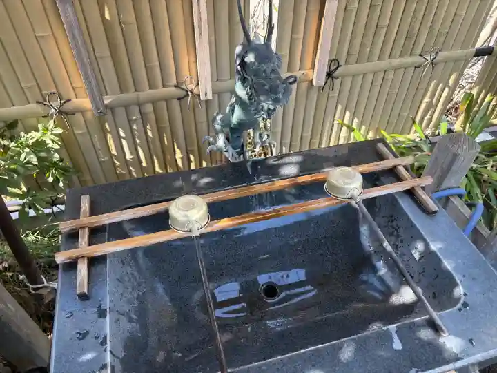 翠ケ丘出雲神社の{uncategorized: "未分類", other: "その他", undefined: "問題あり", building: "その他建物", grave: "お墓", sacred_gate: "鳥居", guardian: "狛犬", statue: "像", buddha: "仏像", history: "歴史", nature: "自然", garden: "庭園", animal: "動物", pagoda: "塔", temizu: "手水舎", mountain_gate: "山門・神門", sanctuary: "本殿・本堂", subordinate: "末社・摂社", art: "芸術", scenery: "景色", jizo: "地蔵", ema: "絵馬", goshuin: "御朱印", omikuji: "おみくじ", items: "授与品その他", amulet: "お守り", goshuincho: "御朱印帳", eats: "食事", festival: "お祭り", votive_dance: "神楽", shichigosan: "七五三参", wedding: "結婚式", experience: "体験その他", initially: "初詣", around: "周辺", anti_infection: "感染症対策"}