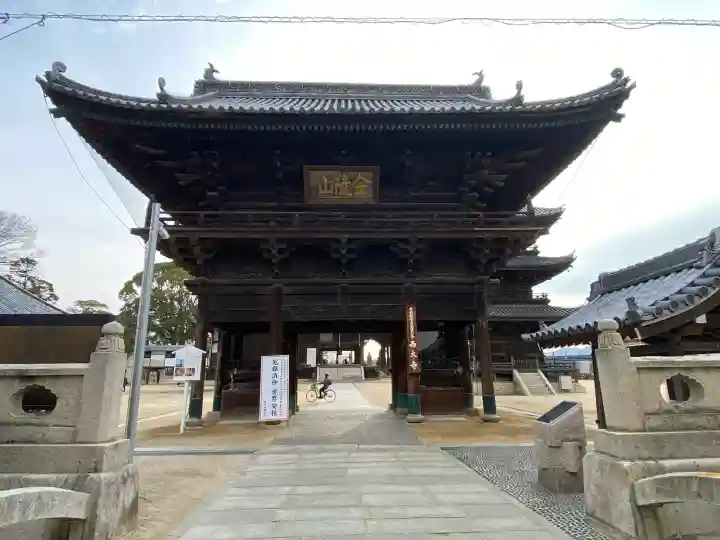西大寺の{uncategorized: "未分類", other: "その他", undefined: "問題あり", building: "その他建物", grave: "お墓", sacred_gate: "鳥居", guardian: "狛犬", statue: "像", buddha: "仏像", history: "歴史", nature: "自然", garden: "庭園", animal: "動物", pagoda: "塔", temizu: "手水舎", mountain_gate: "山門・神門", sanctuary: "本殿・本堂", subordinate: "末社・摂社", art: "芸術", scenery: "景色", jizo: "地蔵", ema: "絵馬", goshuin: "御朱印", omikuji: "おみくじ", items: "授与品その他", amulet: "お守り", goshuincho: "御朱印帳", eats: "食事", festival: "お祭り", votive_dance: "神楽", shichigosan: "七五三参", wedding: "結婚式", experience: "体験その他", initially: "初詣", around: "周辺", anti_infection: "感染症対策"}