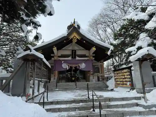 彌彦神社　(伊夜日子神社)の本殿・本堂