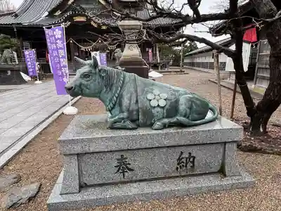 高岡関野神社の像