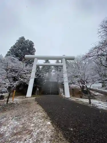 土津神社｜こどもと出世の神さまの鳥居