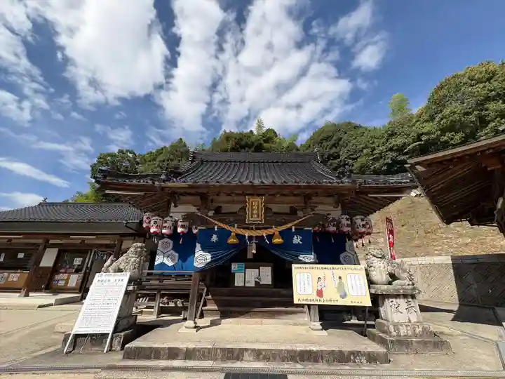 岡崎神社の本殿・本堂
