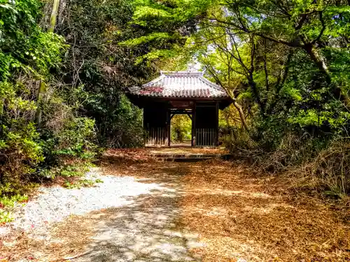 高讃寺の山門