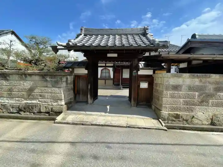 慈眼院の{uncategorized: "未分類", other: "その他", undefined: "問題あり", building: "その他建物", grave: "お墓", sacred_gate: "鳥居", guardian: "狛犬", statue: "像", buddha: "仏像", history: "歴史", nature: "自然", garden: "庭園", animal: "動物", pagoda: "塔", temizu: "手水舎", mountain_gate: "山門・神門", sanctuary: "本殿・本堂", subordinate: "末社・摂社", art: "芸術", scenery: "景色", jizo: "地蔵", ema: "絵馬", goshuin: "御朱印", omikuji: "おみくじ", items: "授与品その他", amulet: "お守り", goshuincho: "御朱印帳", eats: "食事", festival: "お祭り", votive_dance: "神楽", shichigosan: "七五三参", wedding: "結婚式", experience: "体験その他", initially: "初詣", around: "周辺", anti_infection: "感染症対策"}
