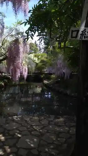 歌泉堂（春日大社神苑萬葉植物園内鎮座）(奈良県)