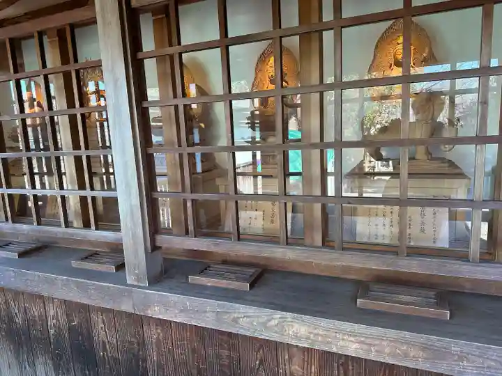 泉増院の末社・摂社