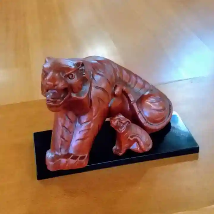 彌彦神社 (伊夜日子神社)の像