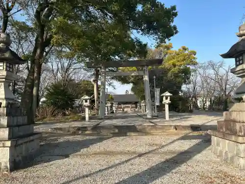御裳神社の{uncategorized: "未分類", other: "その他", undefined: "問題あり", building: "その他建物", grave: "お墓", sacred_gate: "鳥居", guardian: "狛犬", statue: "像", buddha: "仏像", history: "歴史", nature: "自然", garden: "庭園", animal: "動物", pagoda: "塔", temizu: "手水舎", mountain_gate: "山門・神門", sanctuary: "本殿・本堂", subordinate: "末社・摂社", art: "芸術", scenery: "景色", jizo: "地蔵", ema: "絵馬", goshuin: "御朱印", omikuji: "おみくじ", items: "授与品その他", amulet: "お守り", goshuincho: "御朱印帳", eats: "食事", festival: "お祭り", votive_dance: "神楽", shichigosan: "七五三参", wedding: "結婚式", experience: "体験その他", initially: "初詣", around: "周辺", anti_infection: "感染症対策"}