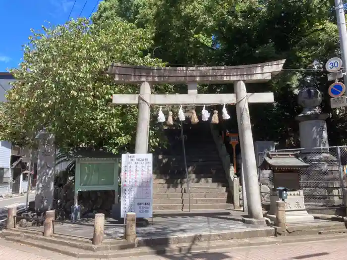 總鎮守八幡神社の鳥居