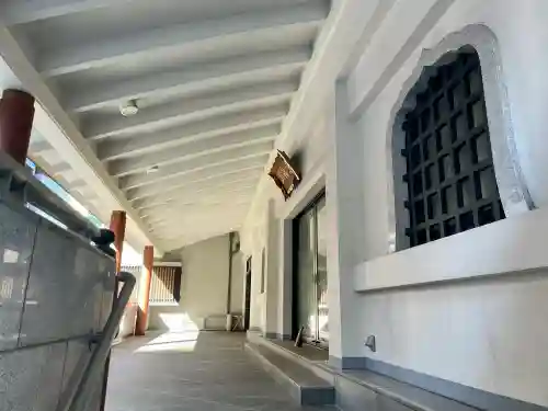 盛泰寺の{uncategorized: "未分類", other: "その他", undefined: "問題あり", building: "その他建物", grave: "お墓", sacred_gate: "鳥居", guardian: "狛犬", statue: "像", buddha: "仏像", history: "歴史", nature: "自然", garden: "庭園", animal: "動物", pagoda: "塔", temizu: "手水舎", mountain_gate: "山門・神門", sanctuary: "本殿・本堂", subordinate: "末社・摂社", art: "芸術", scenery: "景色", jizo: "地蔵", ema: "絵馬", goshuin: "御朱印", omikuji: "おみくじ", items: "授与品その他", amulet: "お守り", goshuincho: "御朱印帳", eats: "食事", festival: "お祭り", votive_dance: "神楽", shichigosan: "七五三参", wedding: "結婚式", experience: "体験その他", initially: "初詣", around: "周辺", anti_infection: "感染症対策"}