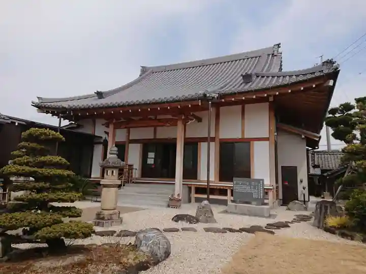 円慶寺の本殿・本堂