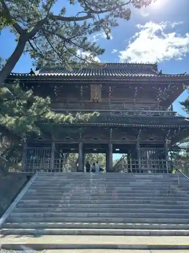 誕生寺の{uncategorized: "未分類", other: "その他", undefined: "問題あり", building: "その他建物", grave: "お墓", sacred_gate: "鳥居", guardian: "狛犬", statue: "像", buddha: "仏像", history: "歴史", nature: "自然", garden: "庭園", animal: "動物", pagoda: "塔", temizu: "手水舎", mountain_gate: "山門・神門", sanctuary: "本殿・本堂", subordinate: "末社・摂社", art: "芸術", scenery: "景色", jizo: "地蔵", ema: "絵馬", goshuin: "御朱印", omikuji: "おみくじ", items: "授与品その他", amulet: "お守り", goshuincho: "御朱印帳", eats: "食事", festival: "お祭り", votive_dance: "神楽", shichigosan: "七五三参", wedding: "結婚式", experience: "体験その他", initially: "初詣", around: "周辺", anti_infection: "感染症対策"}
