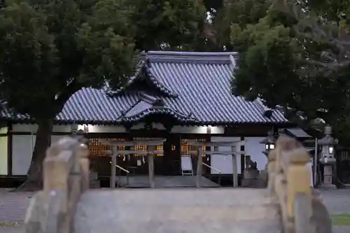 泉穴師神社の本殿