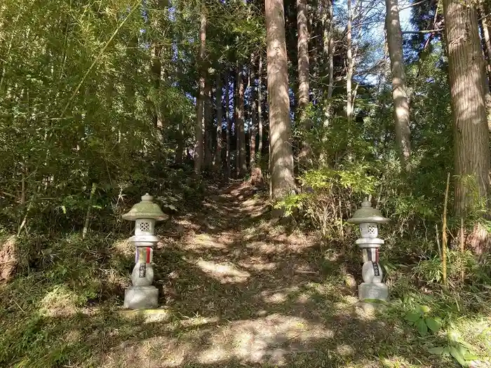 新山観音堂の建物その他