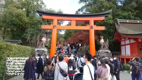 伏見稲荷大社の{uncategorized: "未分類", other: "その他", undefined: "問題あり", building: "その他建物", grave: "お墓", sacred_gate: "鳥居", guardian: "狛犬", statue: "像", buddha: "仏像", history: "歴史", nature: "自然", garden: "庭園", animal: "動物", pagoda: "塔", temizu: "手水舎", mountain_gate: "山門・神門", sanctuary: "本殿・本堂", subordinate: "末社・摂社", art: "芸術", scenery: "景色", jizo: "地蔵", ema: "絵馬", goshuin: "御朱印", omikuji: "おみくじ", items: "授与品その他", amulet: "お守り", goshuincho: "御朱印帳", eats: "食事", festival: "お祭り", votive_dance: "神楽", shichigosan: "七五三参", wedding: "結婚式", experience: "体験その他", initially: "初詣", around: "周辺", anti_infection: "感染症対策"}