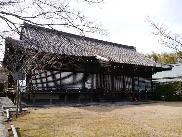 勧修寺の本殿・本堂