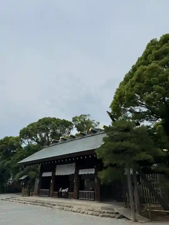 伊勢山皇大神宮の{uncategorized: "未分類", other: "その他", undefined: "問題あり", building: "その他建物", grave: "お墓", sacred_gate: "鳥居", guardian: "狛犬", statue: "像", buddha: "仏像", history: "歴史", nature: "自然", garden: "庭園", animal: "動物", pagoda: "塔", temizu: "手水舎", mountain_gate: "山門・神門", sanctuary: "本殿・本堂", subordinate: "末社・摂社", art: "芸術", scenery: "景色", jizo: "地蔵", ema: "絵馬", goshuin: "御朱印", omikuji: "おみくじ", items: "授与品その他", amulet: "お守り", goshuincho: "御朱印帳", eats: "食事", festival: "お祭り", votive_dance: "神楽", shichigosan: "七五三参", wedding: "結婚式", experience: "体験その他", initially: "初詣", around: "周辺", anti_infection: "感染症対策"}