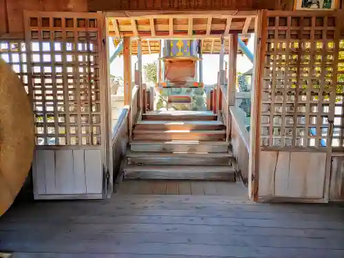 神明社（給父）の本殿・本堂