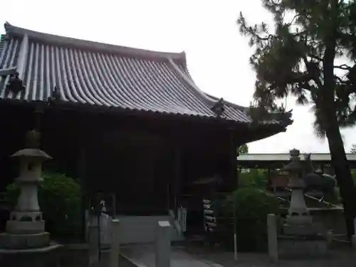 斑鳩寺の本殿