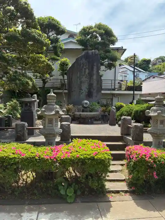 貴船神社の{uncategorized: "未分類", other: "その他", undefined: "問題あり", building: "その他建物", grave: "お墓", sacred_gate: "鳥居", guardian: "狛犬", statue: "像", buddha: "仏像", history: "歴史", nature: "自然", garden: "庭園", animal: "動物", pagoda: "塔", temizu: "手水舎", mountain_gate: "山門・神門", sanctuary: "本殿・本堂", subordinate: "末社・摂社", art: "芸術", scenery: "景色", jizo: "地蔵", ema: "絵馬", goshuin: "御朱印", omikuji: "おみくじ", items: "授与品その他", amulet: "お守り", goshuincho: "御朱印帳", eats: "食事", festival: "お祭り", votive_dance: "神楽", shichigosan: "七五三参", wedding: "結婚式", experience: "体験その他", initially: "初詣", around: "周辺", anti_infection: "感染症対策"}
