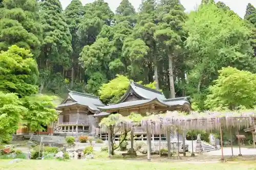 脊振神社の庭園