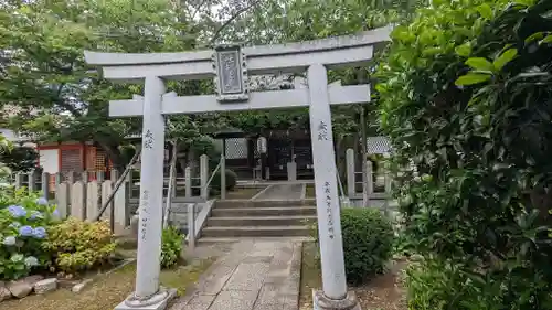 吒枳尼天（法伝寺）の鳥居