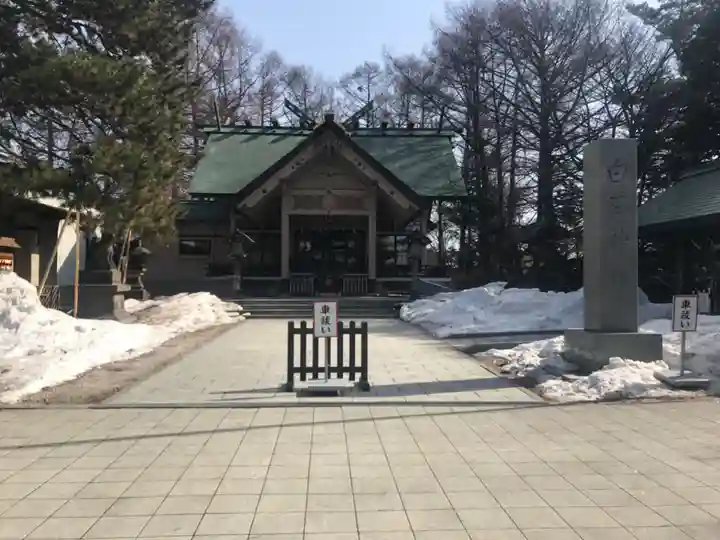 白石神社の本殿・本堂