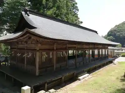 諏訪大社上社前宮の本殿・本堂