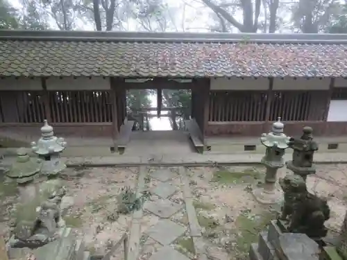 素盞鳴神社の山門・神門