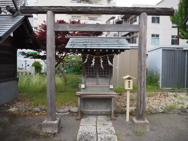 胡録神社の末社・摂社