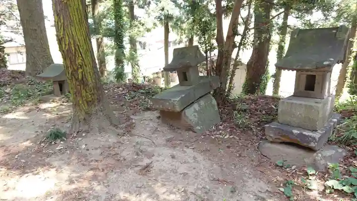 諏訪神社の末社・摂社
