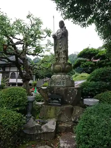 萬松寺の像