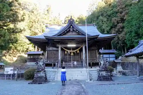 石座神社の本殿・本堂