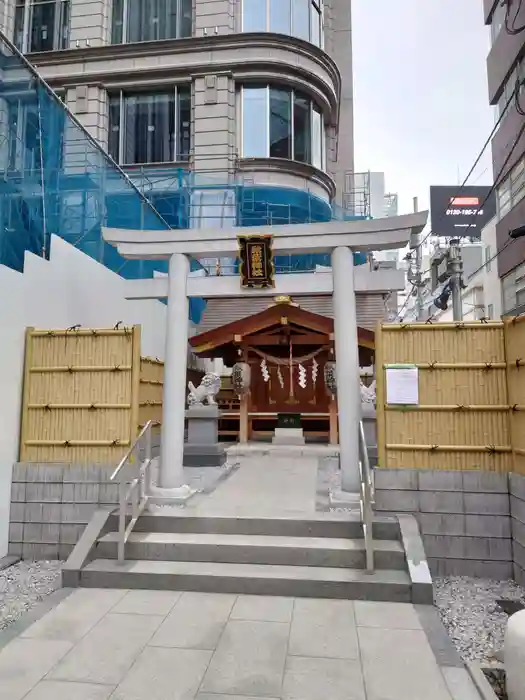 北青山秋葉神社(稲荷神社)の鳥居