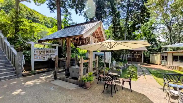 思金神社の{uncategorized: "未分類", other: "その他", undefined: "問題あり", building: "その他建物", grave: "お墓", sacred_gate: "鳥居", guardian: "狛犬", statue: "像", buddha: "仏像", history: "歴史", nature: "自然", garden: "庭園", animal: "動物", pagoda: "塔", temizu: "手水舎", mountain_gate: "山門・神門", sanctuary: "本殿・本堂", subordinate: "末社・摂社", art: "芸術", scenery: "景色", jizo: "地蔵", ema: "絵馬", goshuin: "御朱印", omikuji: "おみくじ", items: "授与品その他", amulet: "お守り", goshuincho: "御朱印帳", eats: "食事", festival: "お祭り", votive_dance: "神楽", shichigosan: "七五三参", wedding: "結婚式", experience: "体験その他", initially: "初詣", around: "周辺", anti_infection: "感染症対策"}