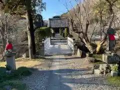 聞修院の建物その他