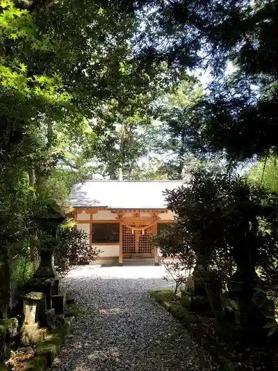 小原井神社の本殿