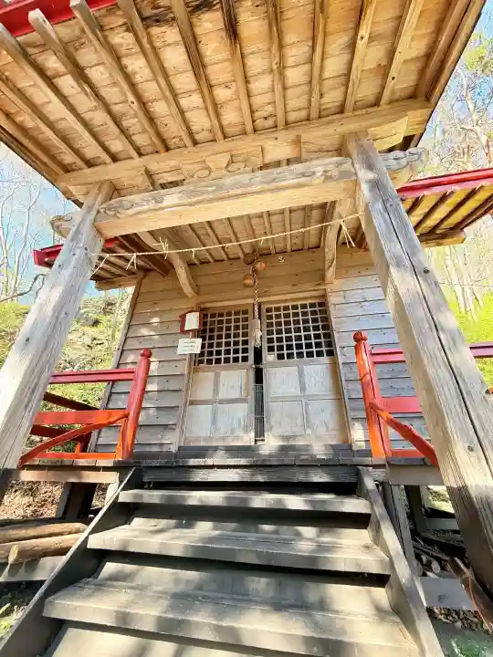 湯の沢神社の{uncategorized: "未分類", other: "その他", undefined: "問題あり", building: "その他建物", grave: "お墓", sacred_gate: "鳥居", guardian: "狛犬", statue: "像", buddha: "仏像", history: "歴史", nature: "自然", garden: "庭園", animal: "動物", pagoda: "塔", temizu: "手水舎", mountain_gate: "山門・神門", sanctuary: "本殿・本堂", subordinate: "末社・摂社", art: "芸術", scenery: "景色", jizo: "地蔵", ema: "絵馬", goshuin: "御朱印", omikuji: "おみくじ", items: "授与品その他", amulet: "お守り", goshuincho: "御朱印帳", eats: "食事", festival: "お祭り", votive_dance: "神楽", shichigosan: "七五三参", wedding: "結婚式", experience: "体験その他", initially: "初詣", around: "周辺", anti_infection: "感染症対策"}