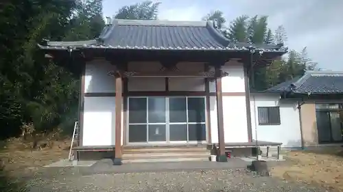 医王寺の本殿