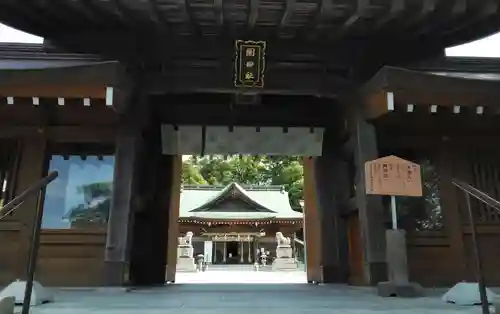 岡田神社の山門・神門